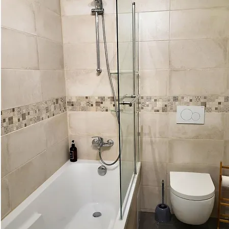 Soundproof Perfect For Short And Long * פרני וולטר